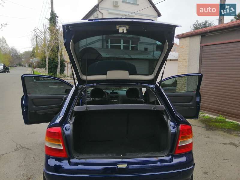 Хэтчбек Opel Astra 2002 в Одессе