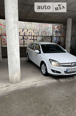 Opel Astra 2012