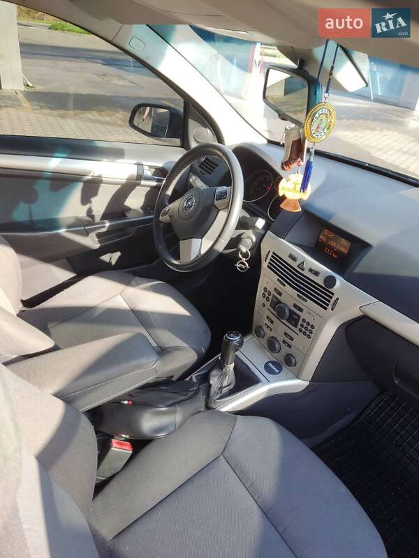 Универсал Opel Astra 2008 в Луцке