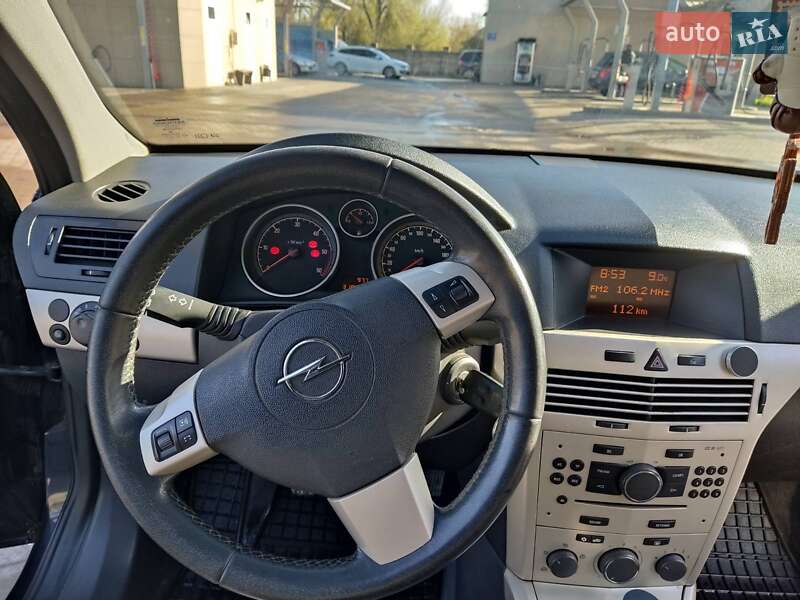 Универсал Opel Astra 2008 в Луцке