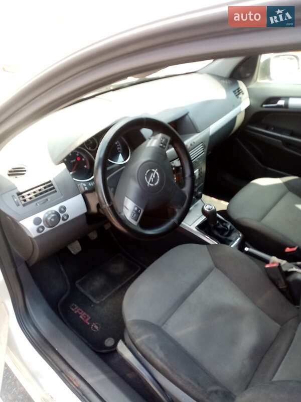 Универсал Opel Astra 2006 в Львове