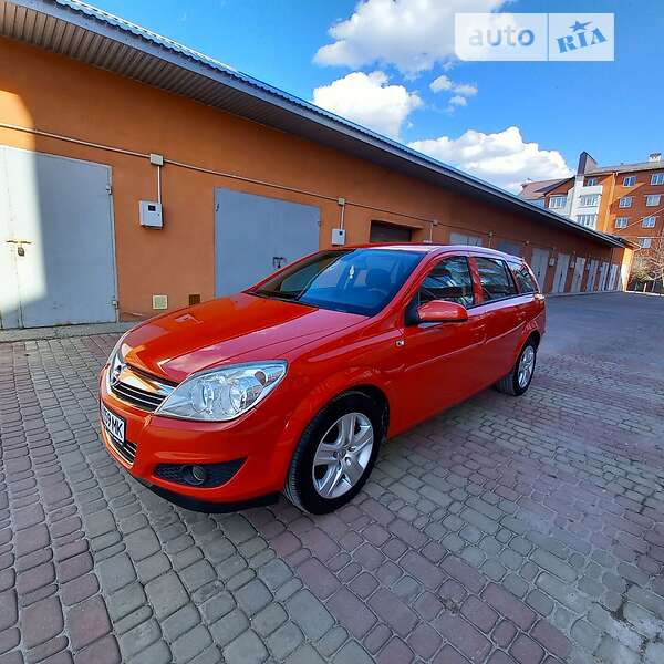 Універсал Opel Astra 2009 в Чорткові
