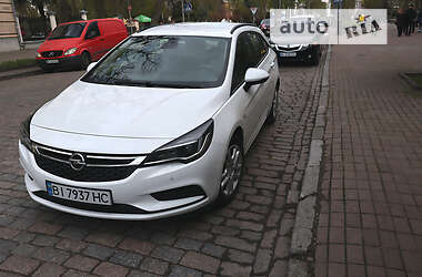 Универсал Opel Astra 2018 в Полтаве