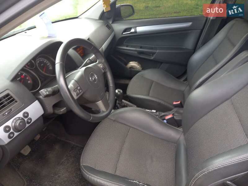 Универсал Opel Astra 2006 в Сумах