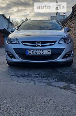 Универсал Opel Astra 2014 в Хмельницком