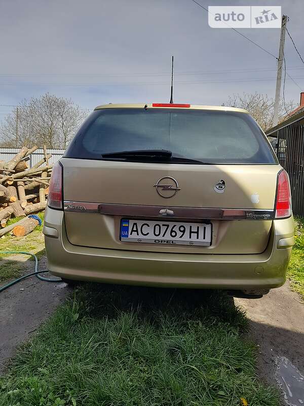 Універсал Opel Astra 2005 в Нововолинську