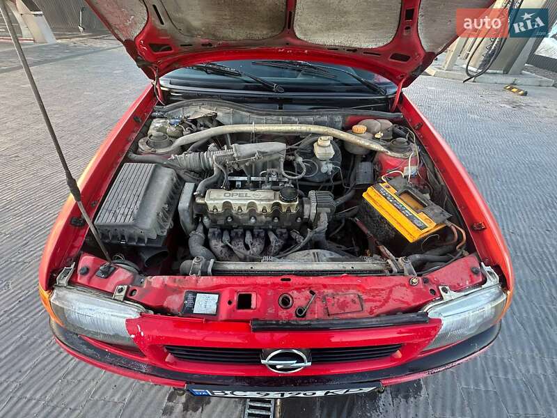 Седан Opel Astra 1994 в Буске