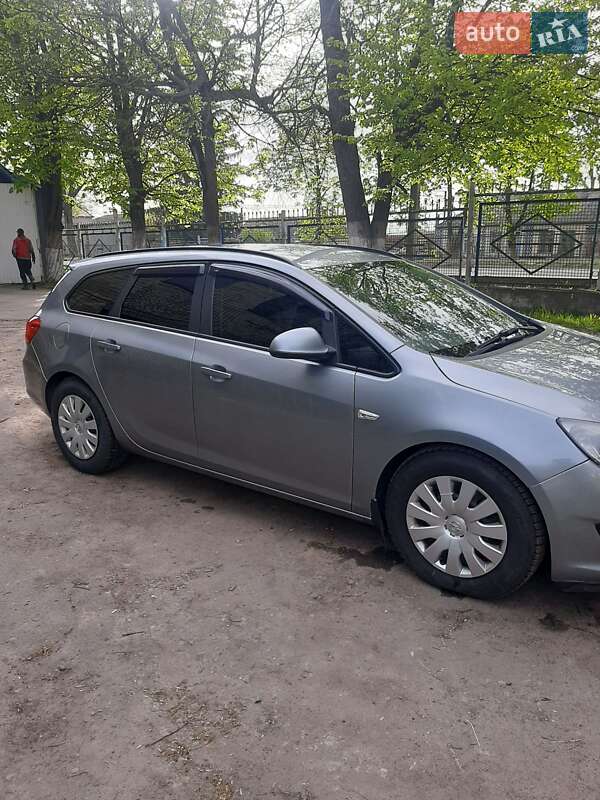 Универсал Opel Astra 2013 в Жмеринке