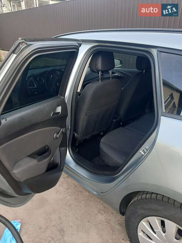 Универсал Opel Astra 2013 в Жмеринке
