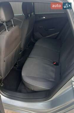 Универсал Opel Astra 2013 в 