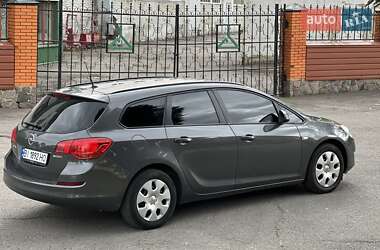 Универсал Opel Astra 2012 в 