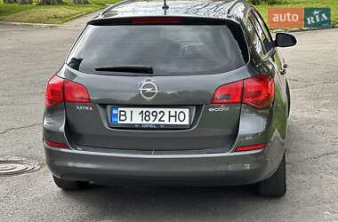 Универсал Opel Astra 2012 в 