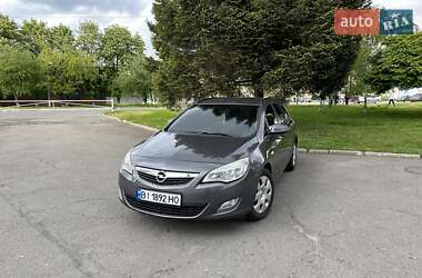 Универсал Opel Astra 2012 в 