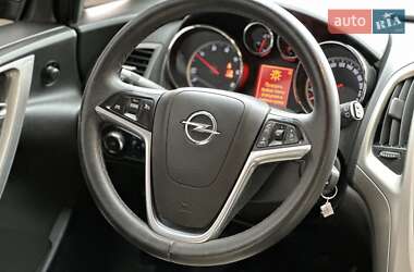 Универсал Opel Astra 2012 в 
