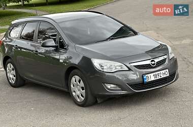 Универсал Opel Astra 2012 в 