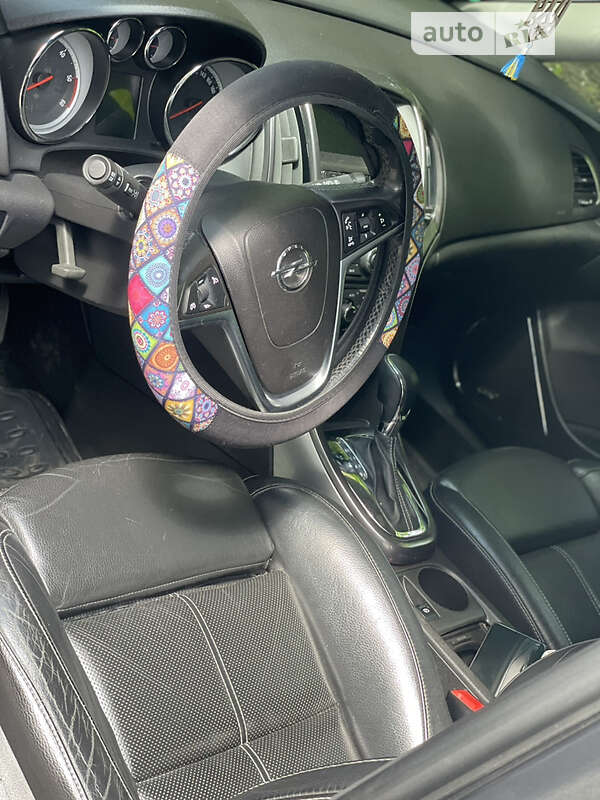 Хэтчбек Opel Astra 2010 в Киеве