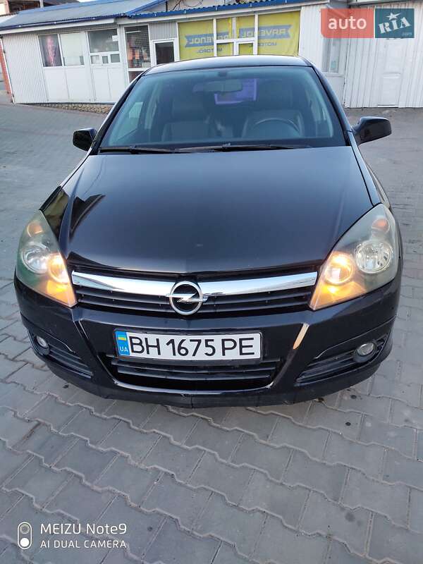 Хэтчбек Opel Astra 2004 в Рени