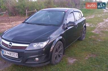 Хэтчбек Opel Astra 2012 в 