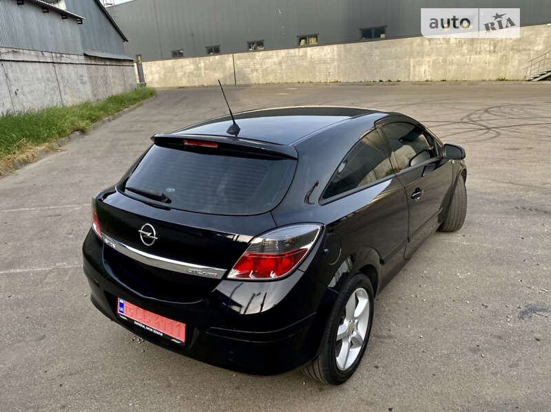 Купе Opel Astra 2006 в Киеве