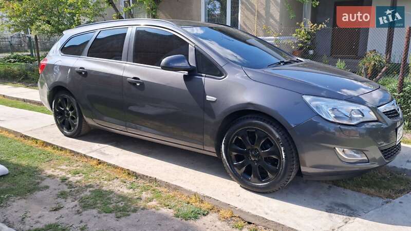 Універсал Opel Astra 2010 в Шептицькому