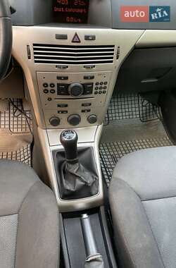 Универсал Opel Astra 2007 в 