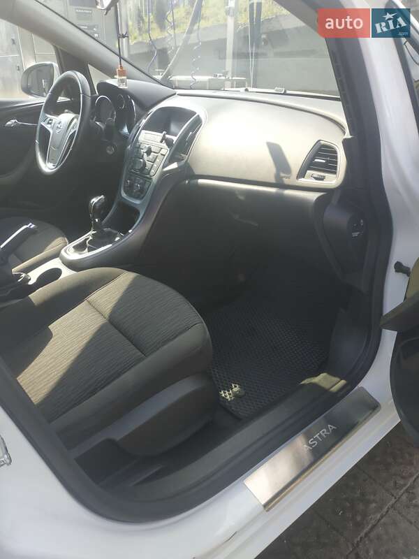 Универсал Opel Astra 2015 в Дрогобыче фото 14 Универсал Opel Astra 2015 в Дрогобыче