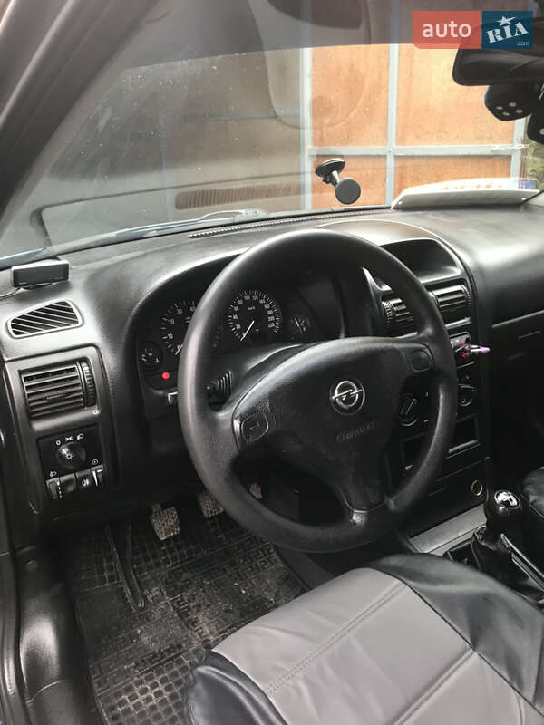 Седан Opel Astra 2007 в Виноградове