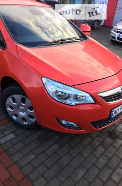 Хэтчбек Opel Astra 2011 в Мукачево