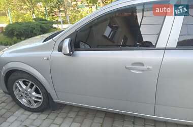 Универсал Opel Astra 2006 в Стрые