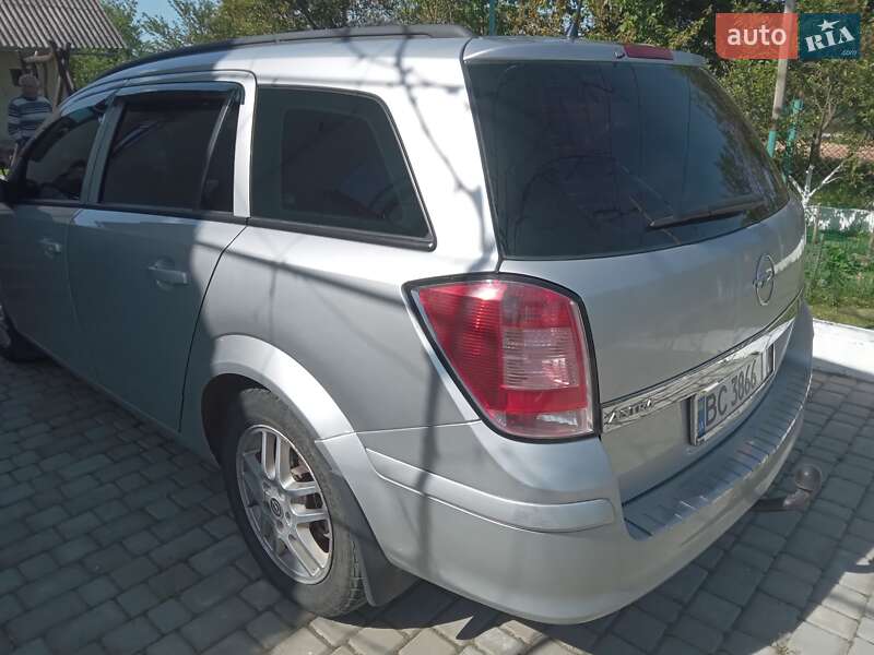 Універсал Opel Astra 2006 в Стрию