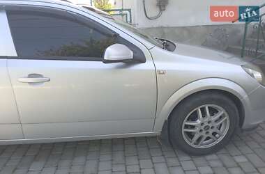 Универсал Opel Astra 2006 в Стрые