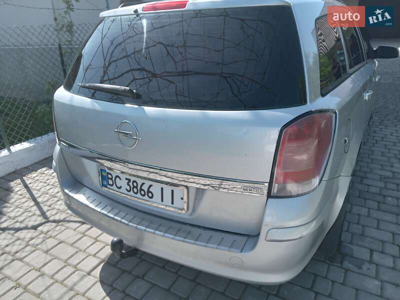 Універсал Opel Astra 2006 в Стрию