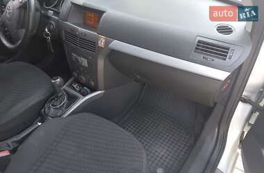 Универсал Opel Astra 2006 в 