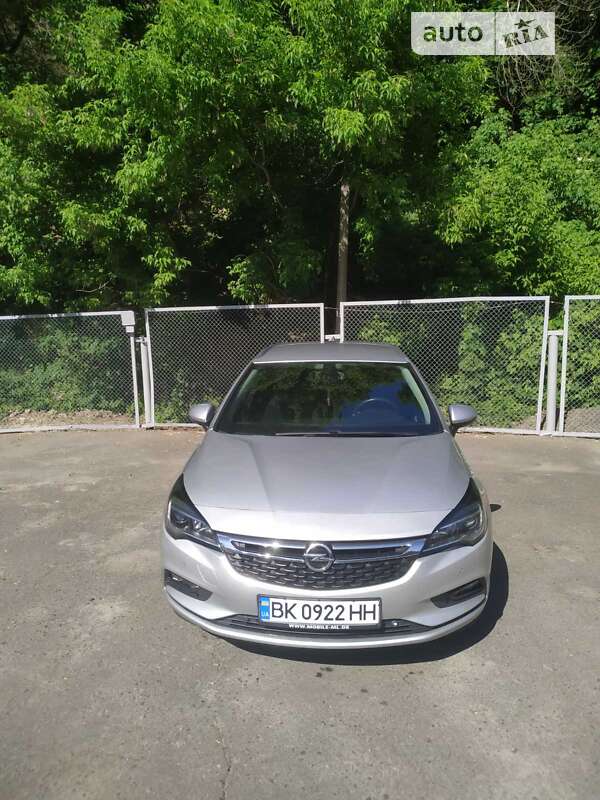 Універсал Opel Astra 2017 в Києві