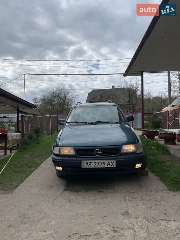 Универсал Opel Astra 1998 в Бучаче