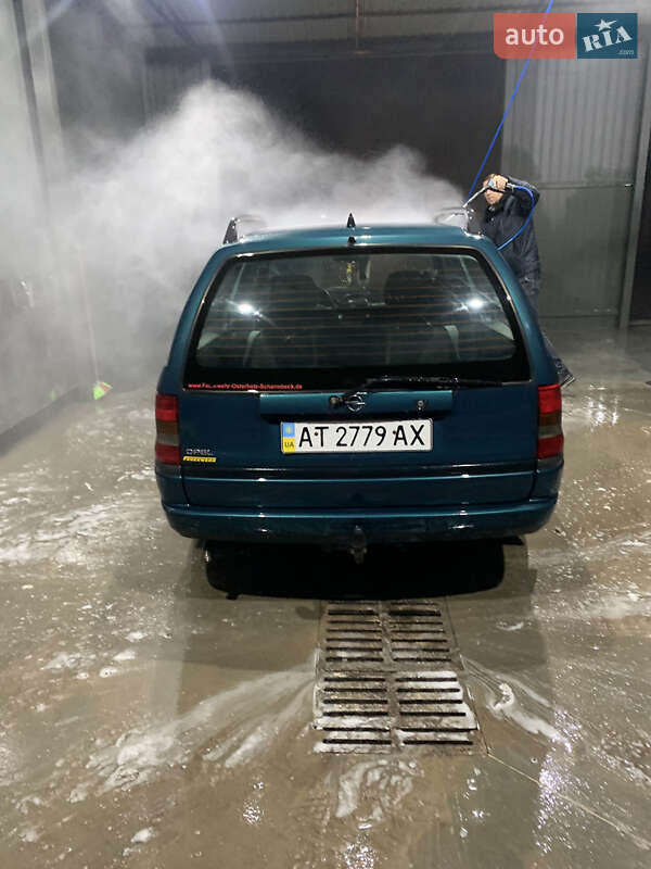 Универсал Opel Astra 1998 в Бучаче