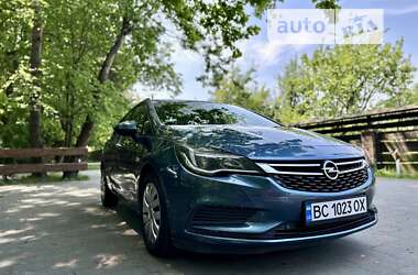 Универсал Opel Astra 2017 в Львове