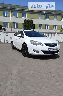 Opel Astra 2012 Opel Astra 2012