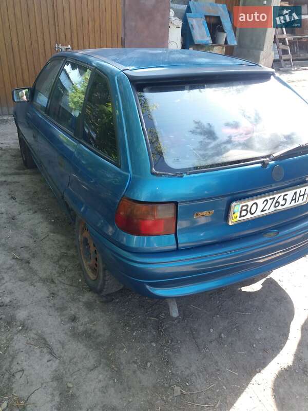 Хэтчбек Opel Astra 1992 в Лановцах