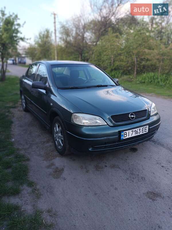 Седан Opel Astra 2004 в Полтаве