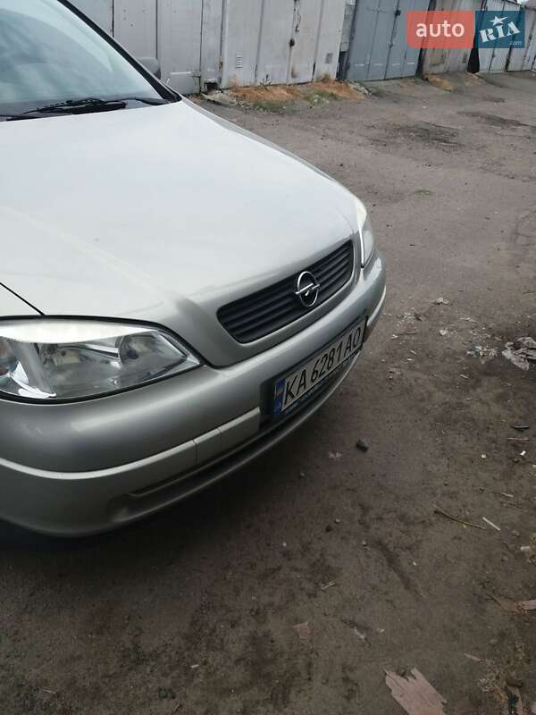 Седан Opel Astra 2006 в Києві