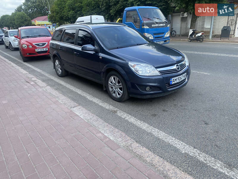 Універсал Opel Astra 2008 в Овручі