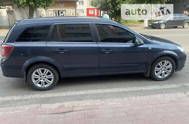 Универсал Opel Astra 2008 в Овруче