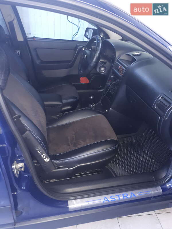 Седан Opel Astra 2008 в Києві