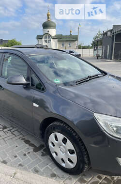 Универсал Opel Astra 2011 в Кременце