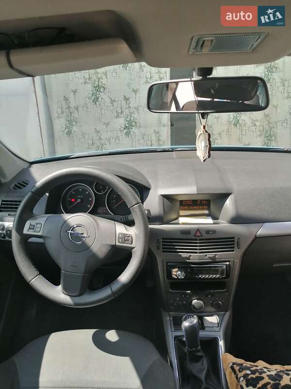 Хэтчбек Opel Astra 2004 в Кропивницком