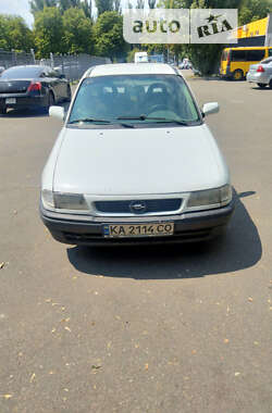 Хэтчбек Opel Astra 1995 в Киеве