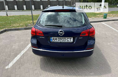 Універсал Opel Astra 2013 в Житомирі
