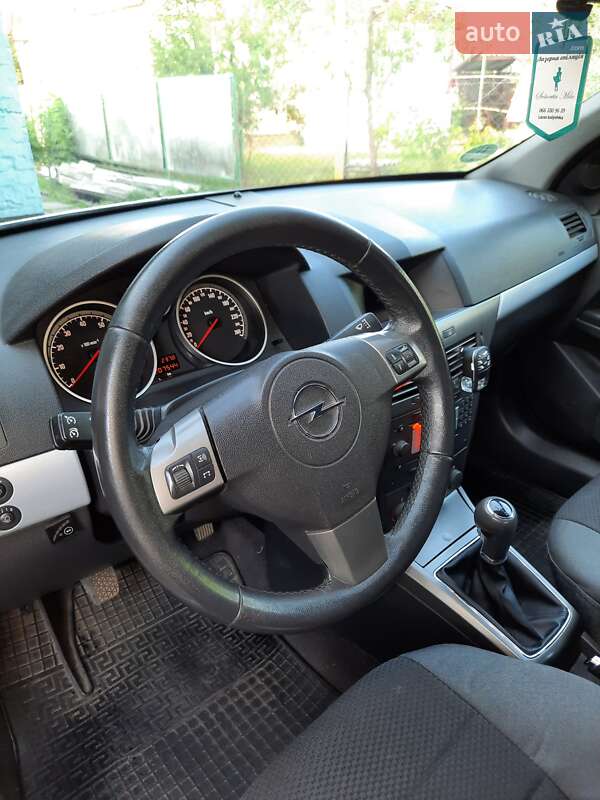 Универсал Opel Astra 2005 в 