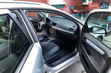 Универсал Opel Astra 2005 в 